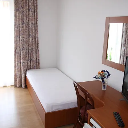 Guest house & Cakelic Mlini