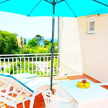 & Cakelic Guest house