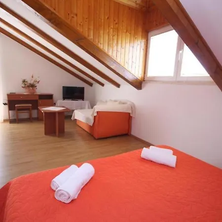 Apartments&rooms čakelić