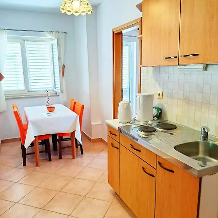 Guest house & Cakelic Mlini