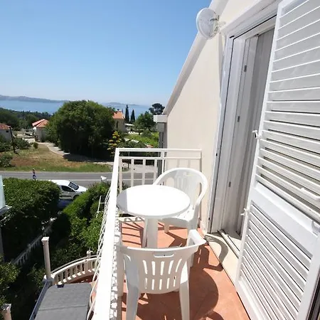 Guest house & Cakelic Mlini