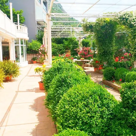 & Cakelic بيت ضيافة مْليني