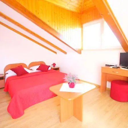 & Cakelic مْليني