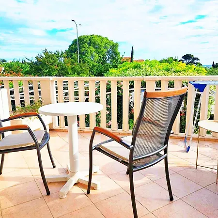 بيت ضيافة & Cakelic مْليني