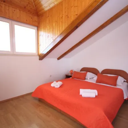 & Cakelic 3* مْليني