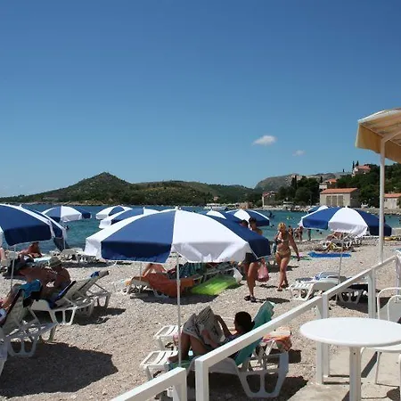 بيت ضيافة & Cakelic مْليني